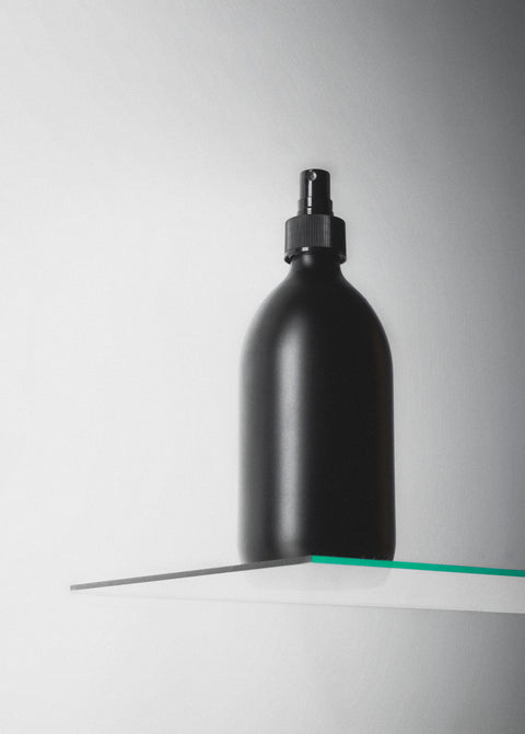 Botella atomizadora negra